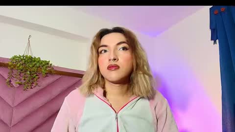   online show from October 14, 2025, 11:11 am