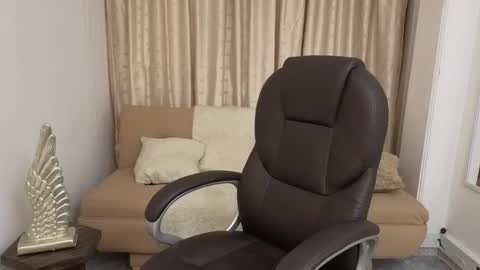 Snapshot of tommas_johnson chatting on March 11, 2026, 4:18 am Tomas online show from March 11, 2026, 4:18 am