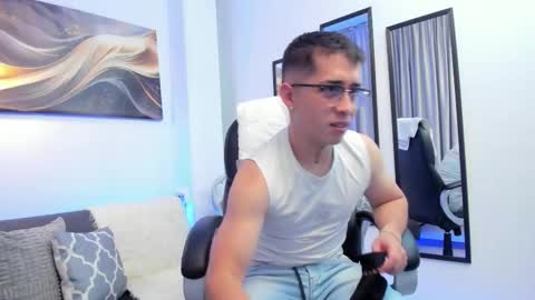 Snapshot of tommas_johnson chatting on March 22, 2026, 1:20 am Tomas online show from March 22, 2026, 1:20 am