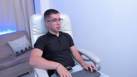 Snapshot of tommas_johnson chatting on April 5, 2026, 3:47 am Tomas online show from April 5, 2026, 3:47 am