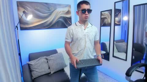 Snapshot of tommas_johnson chatting on April 11, 2026, 4:17 am Tomas online show from April 11, 2026, 4:17 am