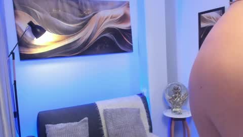 Snapshot of tommas_johnson chatting on April 12, 2026, 3:44 am Tomas online show from April 12, 2026, 3:44 am