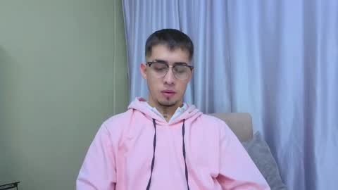Tomas online show from May 3, 2026, 12:22 pm
