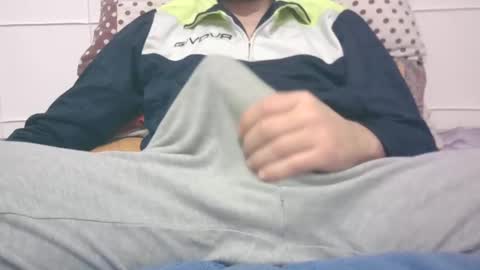 Snapshot of tommaso9046 chatting on December 29, 2024, 4:19 pm tommaso9046 online show from December 29, 2024, 4:19 pm