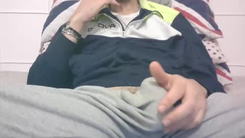 Snapshot of tommaso9046 chatting on January 27, 2025, 5:37 pm tommaso9046 online show from January 27, 2025, 5:37 pm