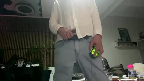 Snapshot of tommit84 chatting on March 12, 2025, 2:30 am tommit84 online show from March 12, 2025, 2:30 am