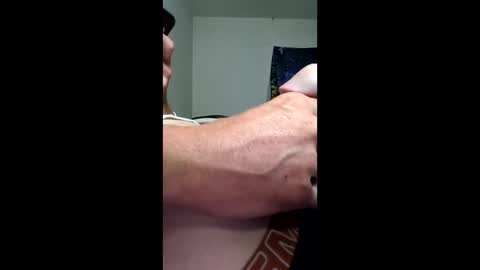 tommy11085 online show from April 16, 2026, 6:03 am