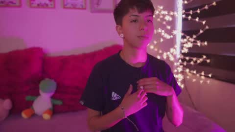 Snapshot of tommy_blue1 chatting on March 1, 2025, 4:44 pm Blue online show from March 1, 2025, 4:44 pm