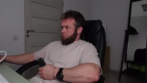 Snapshot of tommy_burnzzz chatting on December 19, 2024, 2:45 am tommy burnzzz online show from December 19, 2024, 2:45 am