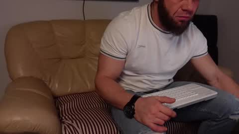 Snapshot of tommy_burnzzz chatting on December 20, 2024, 2:41 am tommy burnzzz online show from December 20, 2024, 2:41 am