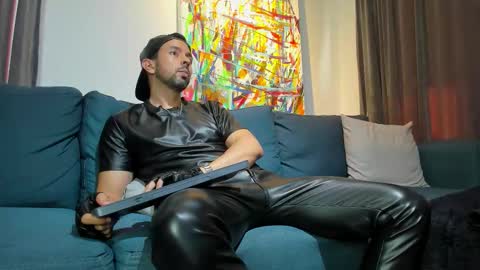 tommy_raym0ndg online show from March 3, 2026, 9:21 pm