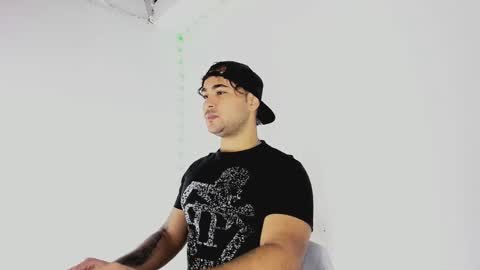 tommy_sccott online show from September 26, 2025, 10:25 pm