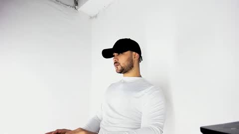 tommy_sccott online show from October 31, 2025, 10:33 pm