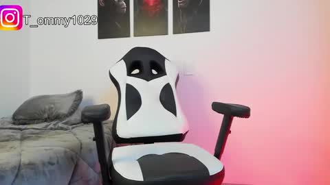 Snapshot of tommy_vm chatting on December 18, 2024, 3:26 am Tommy online show from December 18, 2024, 3:26 am