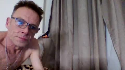 Snapshot of tommyandtomara chatting on March 24, 2026, 11:32 pm tommyandtomara online show from March 24, 2026, 11:32 pm