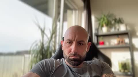 Snapshot of tommyx01 chatting on March 8, 2026, 3:16 pm Thomas Fit online show from March 8, 2026, 3:16 pm