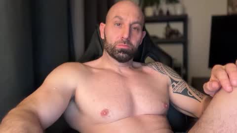 Snapshot of tommyx01 chatting on March 11, 2026, 9:54 pm Thomas Fit online show from March 11, 2026, 9:54 pm