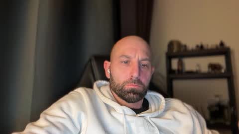 Snapshot of tommyx01 chatting on March 17, 2026, 10:02 pm Thomas Fit online show from March 17, 2026, 10:02 pm