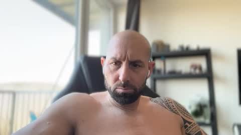 Snapshot of tommyx01 chatting on March 18, 2026, 10:18 am Thomas Fit online show from March 18, 2026, 10:18 am