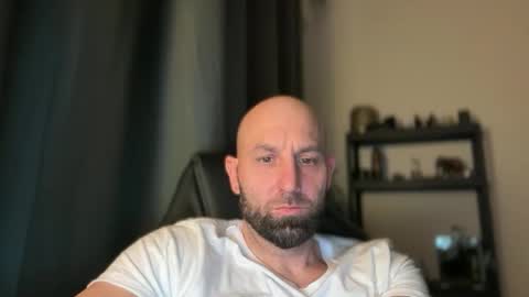 Snapshot of tommyx01 chatting on March 21, 2026, 9:51 pm Thomas Fit online show from March 21, 2026, 9:51 pm