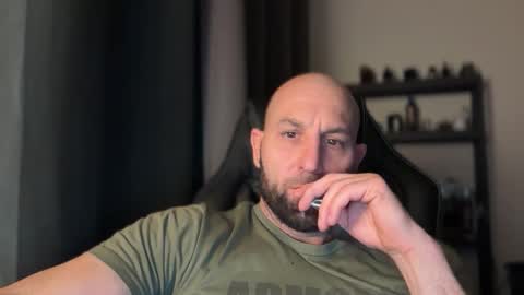 Snapshot of tommyx01 chatting on March 22, 2026, 9:18 pm Thomas Fit online show from March 22, 2026, 9:18 pm