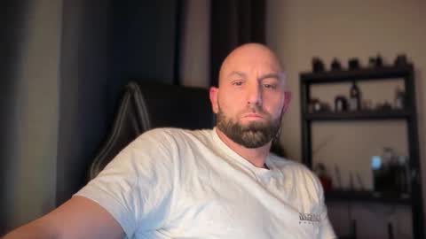 Snapshot of tommyx01 chatting on March 26, 2026, 9:09 pm Thomas Fit online show from March 26, 2026, 9:09 pm