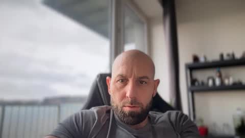 Snapshot of tommyx01 chatting on March 29, 2026, 4:18 pm Thomas Fit online show from March 29, 2026, 4:18 pm