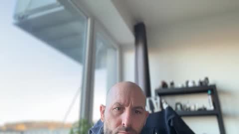 Snapshot of tommyx01 chatting on April 7, 2026, 5:30 am Thomas Fit online show from April 7, 2026, 5:30 am