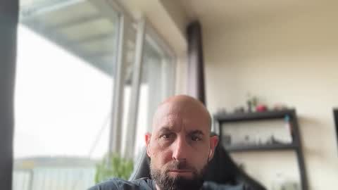 Snapshot of tommyx01 chatting on April 14, 2026, 12:00 pm Thomas Fit online show from April 14, 2026, 12:00 pm