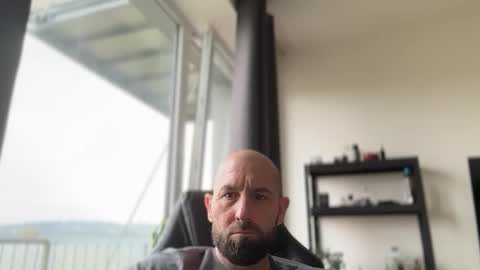 Snapshot of tommyx01 chatting on April 16, 2026, 7:09 am Thomas Fit online show from April 16, 2026, 7:09 am