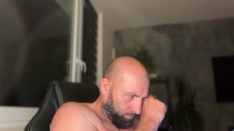 Snapshot of tommyx01 chatting on June 22, 2026, 9:23 pm Thomas Fit online show from June 22, 2026, 9:23 pm
