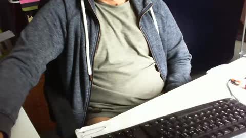 Snapshot of tomtom02029 chatting on September 22, 2025, 11:12 am Tom online show from September 22, 2025, 11:12 am