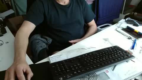 Tom online show from April 2, 2026, 10:24 am