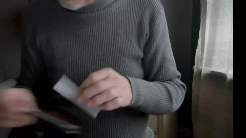 Snapshot of tomtotal chatting on December 27, 2024, 3:04 pm Tom online show from December 27, 2024, 3:04 pm