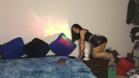 Snapshot of tony_and_sophia chatting on December 6, 2024, 2:24 am Sophia Tony online show from December 6, 2024, 2:24 am