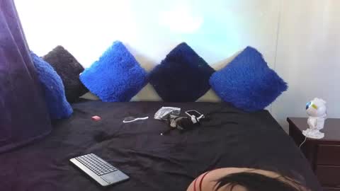 Snapshot of tony_and_sophia chatting on December 11, 2024, 2:22 pm Sophia Tony online show from December 11, 2024, 2:22 pm