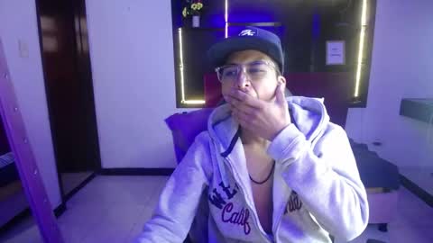 tony_dickdream online show from April 24, 2026, 1:13 pm