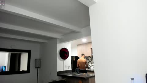 Snapshot of tony_muscle1 chatting on December 16, 2024, 12:48 am tony muscle1 online show from December 16, 2024, 12:48 am