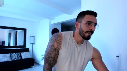 Snapshot of tony_muscle1 chatting on January 6, 2025, 9:22 pm tony muscle1 online show from January 6, 2025, 9:22 pm