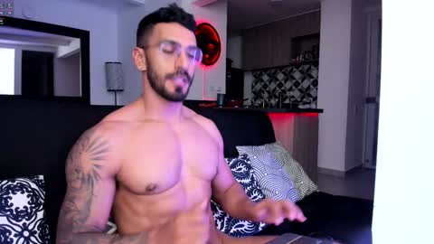 Snapshot of tony_muscle1 chatting on January 8, 2025, 1:11 am tony muscle1 online show from January 8, 2025, 1:11 am