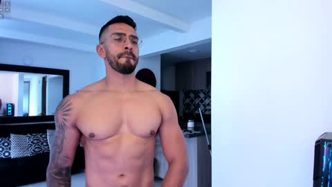 Snapshot of tony_muscle1 chatting on January 23, 2025, 9:50 pm tony muscle1 online show from January 23, 2025, 9:50 pm