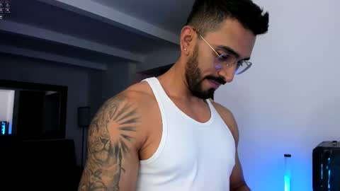 Snapshot of tony_muscle1 chatting on February 13, 2025, 3:39 am tony muscle1 online show from February 13, 2025, 3:39 am