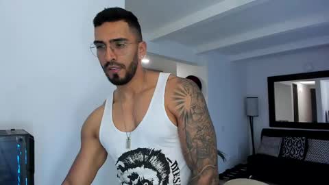 Snapshot of tony_muscle1 chatting on February 24, 2025, 10:36 pm tony muscle1 online show from February 24, 2025, 10:36 pm