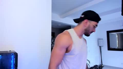 Snapshot of tony_muscle1 chatting on February 27, 2025, 10:20 pm tony muscle1 online show from February 27, 2025, 10:20 pm