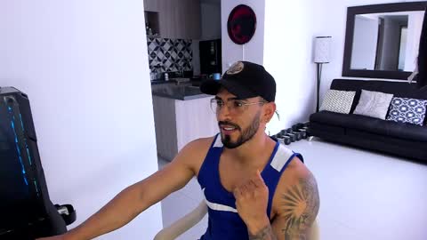 Snapshot of tony_muscle1 chatting on March 2, 2025, 5:14 pm tony muscle1 online show from March 2, 2025, 5:14 pm