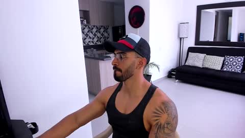 Snapshot of tony_muscle1 chatting on March 9, 2025, 5:17 pm tony muscle1 online show from March 9, 2025, 5:17 pm