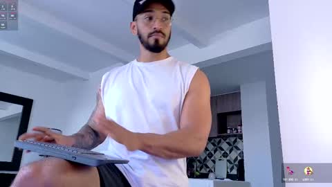 Snapshot of tony_muscle1 chatting on September 22, 2025, 9:17 pm tony muscle1 online show from September 22, 2025, 9:17 pm