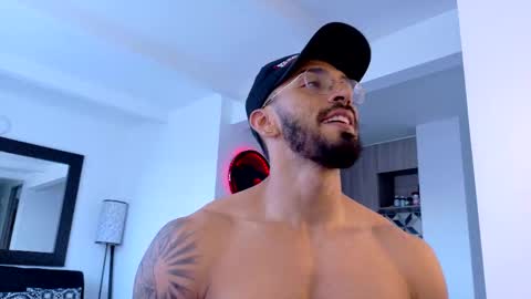 Snapshot of tony_muscle1 chatting on September 23, 2025, 9:29 pm tony muscle1 online show from September 23, 2025, 9:29 pm