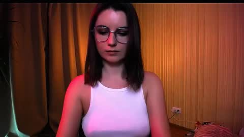 Snapshot of too_beautiful chatting on November 26, 2025, 12:17 pm Elizabeth online show from November 26, 2025, 12:17 pm