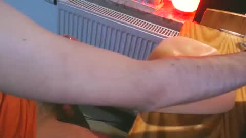 Snapshot of toohugeandstonedxoxo chatting on September 12, 2025, 11:04 pm toohugeandstonedxoxo online show from September 12, 2025, 11:04 pm